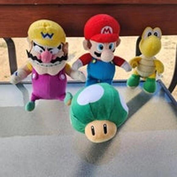Nintendo 2012 Super Mario Bros Plush Mixed Lot of 4 Mario Wario Yoshi Toad